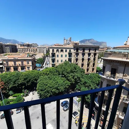 Le Di Via Meccio 4* Palerme